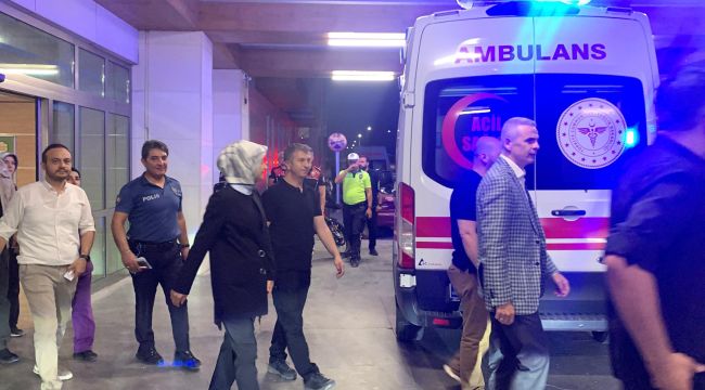 Vali Çiçekli, kazada yaralanan tarım işçisini hastanede ziyaret etti 