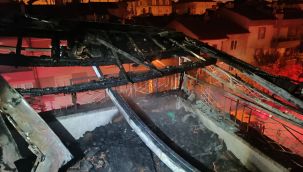 Apartmanın teras katında çıkan yangın korkuttu 