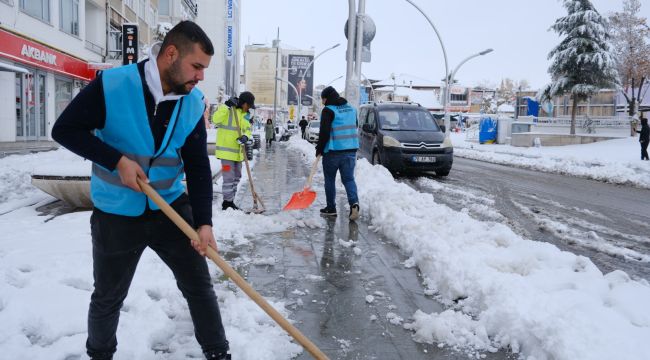Karaman, beyaz gelinliğini giydi