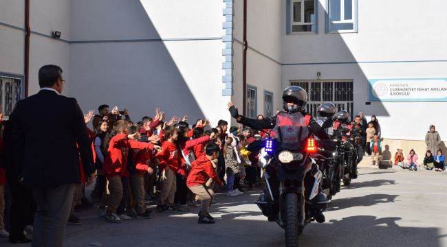 Yunus Timlerinden ilkokul öğrencilerine nefes kesen gösteri