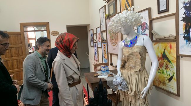 Karaman'da 'Atıktan Sanata' projesinde üretilen eserler sergilendi 