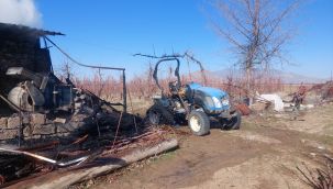 Karaman'da depo yangınında büyük çapta maddi hasar oluştu 
