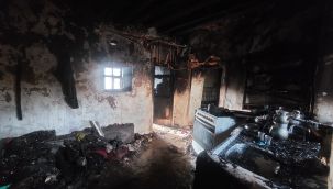 Karaman'da çıkan yangında ev küle döndü