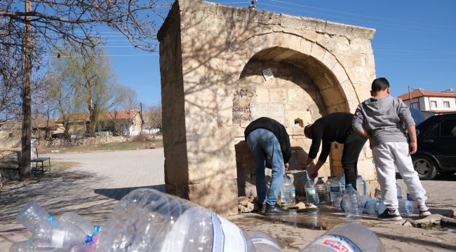 Karaman'da doğal kaynak sularının aktığı çeşmelere ilgi arttı 