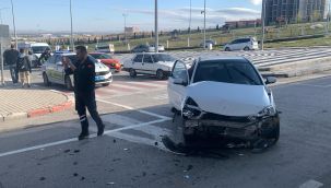 Karaman'da iki otomobil çarpıştı: 1 yaralı 