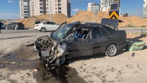 Otomobillerin hurdaya döndüğü kazada 1 kişi yaralandı 