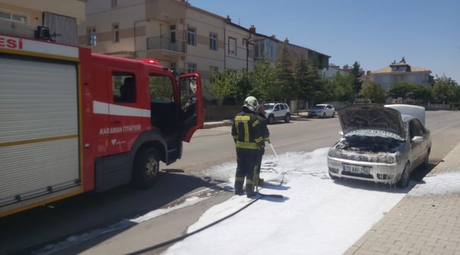 Karaman'da park halindeki otomobilde yangın çıktı 