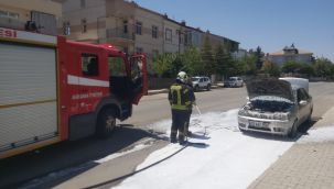 Karaman'da park halindeki otomobilde yangın çıktı 