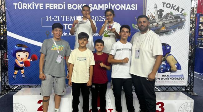 Karamanlı minik boksörlerden büyük başarı 