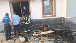 Apartmanın zemin katındaki dairede çıkan yangın korkuttu