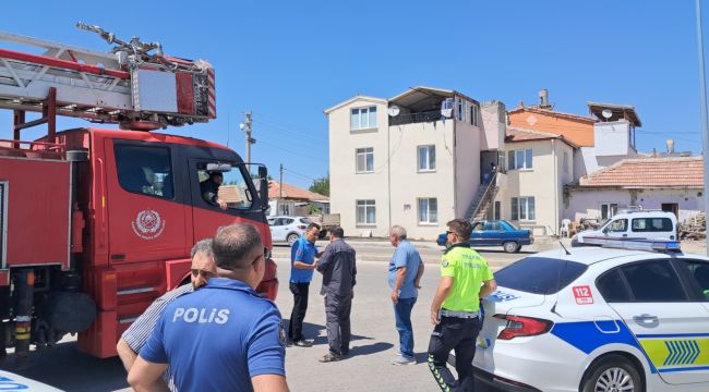 Binanın teras katında çıkan yangın büyümeden söndürüldü
