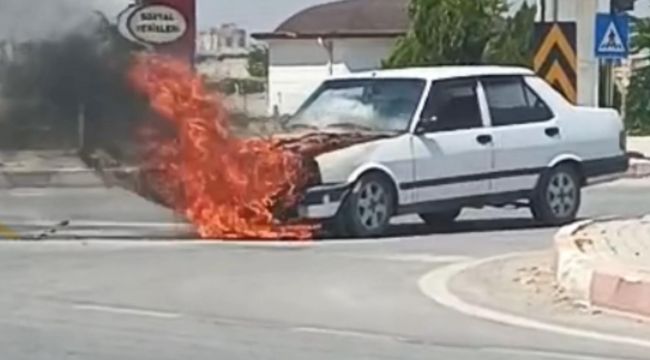 Karaman'da seyir halindeki otomobil alev alev yandı