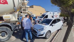 Otomobil beton mikserine arkadan çarptı: 1 yaralı 