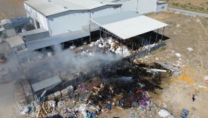 Geri dönüşüm tesisinde çıkan yangın korkuttu 