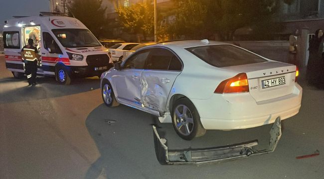 Karaman'da çarpışan iki otomobilin sürücüsü yaralandı 