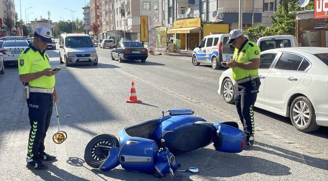 Karaman'da ekmek alıp evine dönen yaşlı adama motosiklet çarptı 