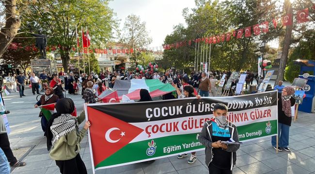 Karaman'da yüzlerce kişi Gazze için yürüdü 