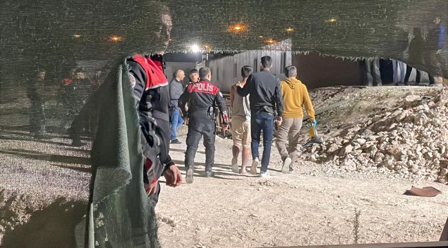 Hastane şantiyesinde bıçaklı kavga: 1'i ağır 4 yaralı 