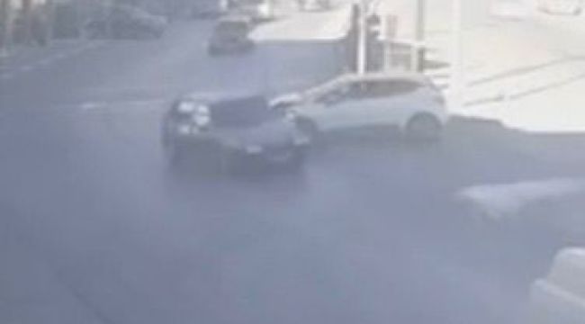 Karaman'da iki otomobil çarpıştı: 1 yaralı 