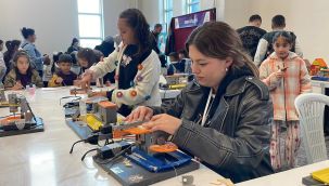 Karaman'da "Keşfetmenin Neşeli Yolculuğu-2" TÜBİTAK 4007 Bilim Şenliği başladı 