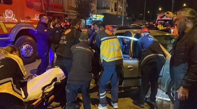 Kaza sonrası araçta sıkışan sürücüyü itfaiye kurtardı 