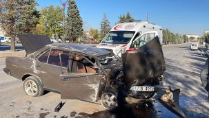 Kazada otomobil hurdaya dönerken sürücüsü yaralandı