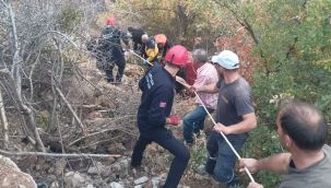 Uçuruma yuvarlanan otomobildeki 3 kişi yaralandı