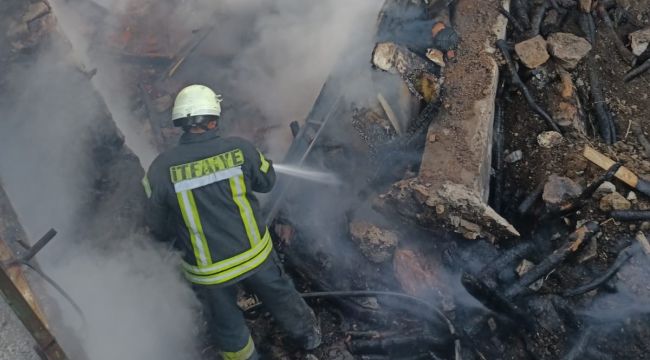 Çatak köyünde çıkan yangın güçlükle söndürüldü 