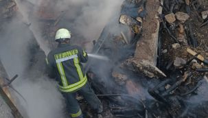 Çatak köyünde çıkan yangın güçlükle söndürüldü 