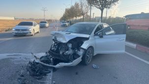 Karaman’da tırla çarpışan otomobilin sürücüsü yaralandı