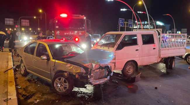 Karaman'da üç araç çarpıştı: 1 yaralı 