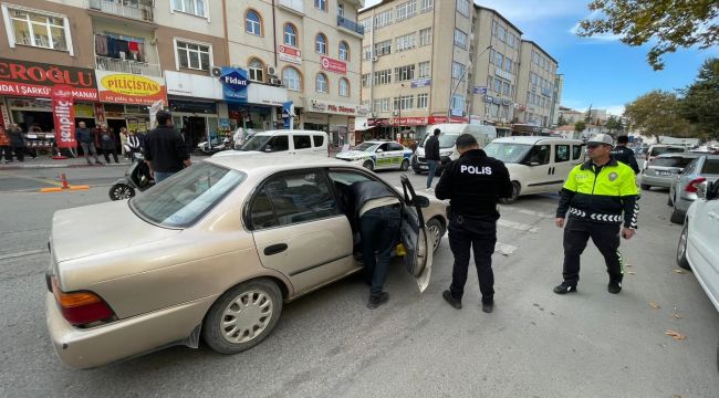 Mersin'den çaldığı otomobille Karaman'da gezerken yakalandı 