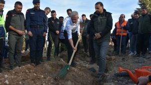 Öğretmenler Günü anısına fidanlar toprakla buluşturuldu 