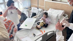 Üniversiteli gençler lösemi hastası çocuklar sevindirildi 