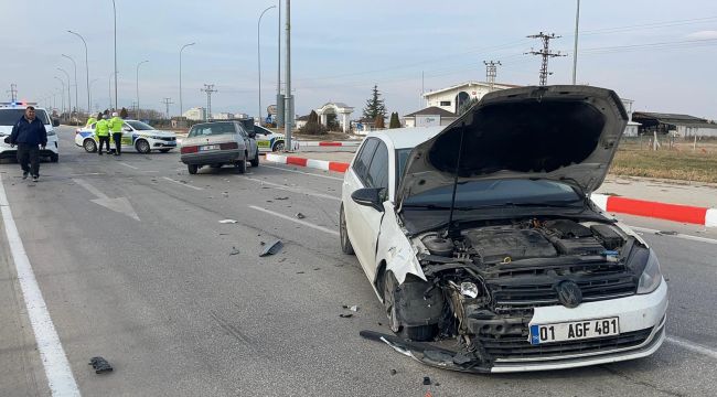 Karaman'da otomobiller çarpıştı: 3 yaralı 