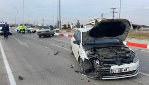 Karaman’da otomobiller çarpıştı: 3 yaralı 
