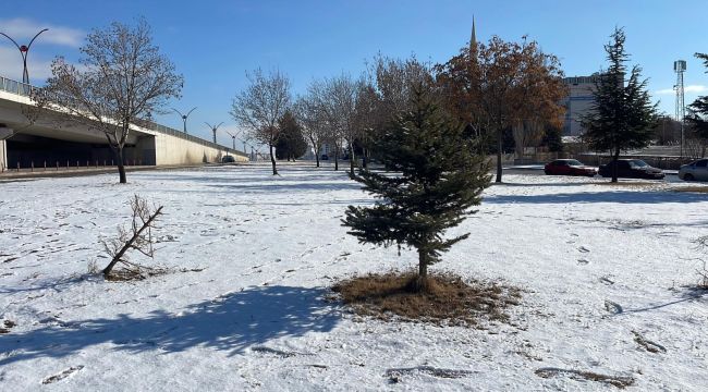 Karaman, mevsimin ilk karıyla beyaza büründü 
