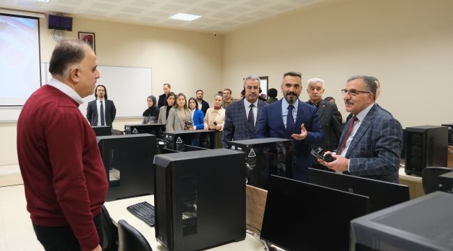KMÜ'de ileri donanımlı çeviri laboratuvarı açıldı