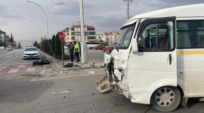 Motosiklet kazasında ağır yaralanan genç kadın hayatını kaybetti