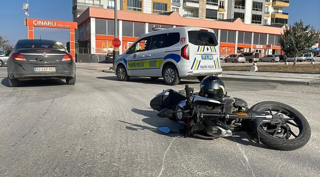 Otomobille çarpışan motosikletli yaralandı 