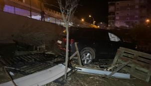 Karaman'da kontrolden çıkan cip kafenin bahçesine uçtu 