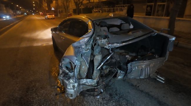 Karaman'da otomobil kazasında 2 kişi yaralandı  