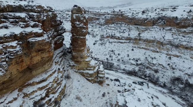 Taşkale köyünde kar yağışı sonrası kartpostallık görüntüler oluştu 