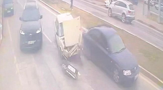 Karaman'da güvenlik kamerasına yansıyan kazada 1 kişi yaralandı