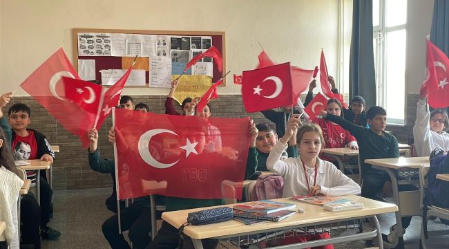 Karaman'da ikinci dönem "Bayrak Sevgisi" dersiyle başladı 