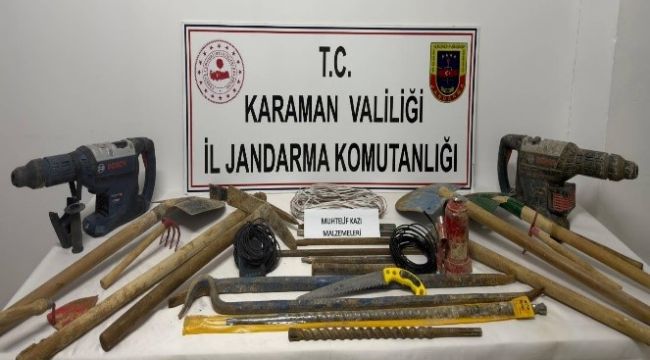 Karaman'da jandarma uyuşturucu ve kazı malzemeleri yakaladı 