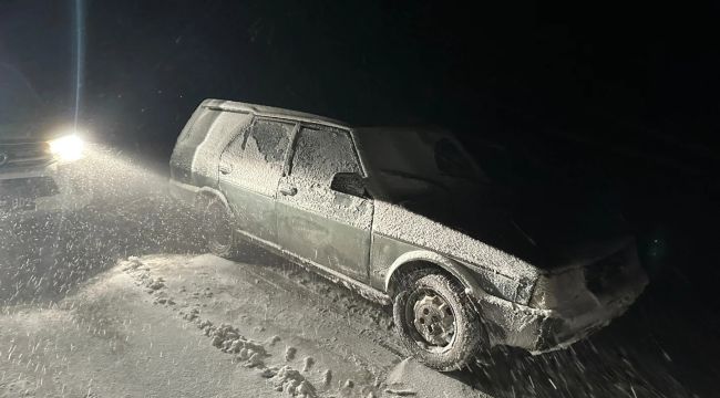 Karaman'da karda mahsur kalan aileyi AFAD kurtardı