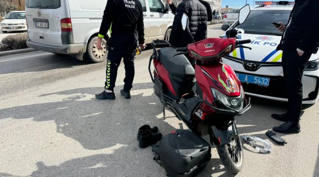 Karaman'da otomobil ile elektrikli bisiklet çarpıştı: 2 yaralı 