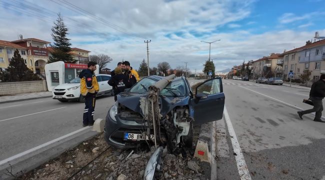 Karaman'daki kazada sağlık çalışanı ölümden döndü 