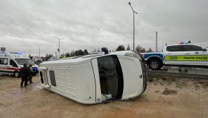 Kontrolden çıkan okul servisi şarampole devrildi 
